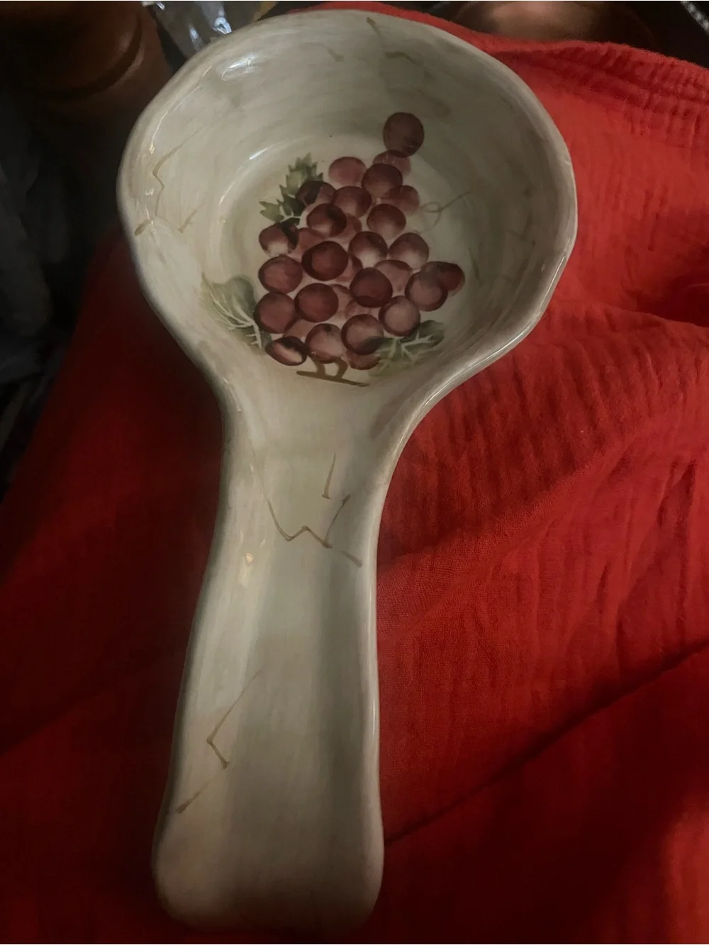 Cabernet Tabletops Unlimited Spoon Rest with Grape Design - Cream and Brown